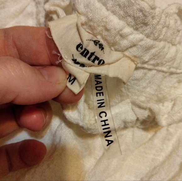 Entro off the shoulder Sz M blouse with embroidery - Picture 4 of 6